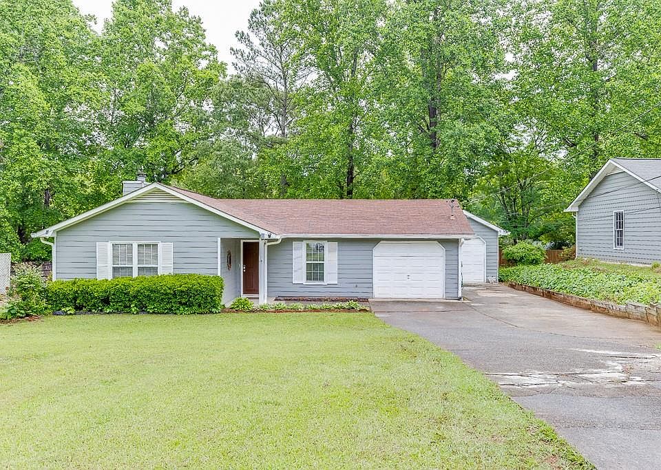 1st image of 376 Paula Ct