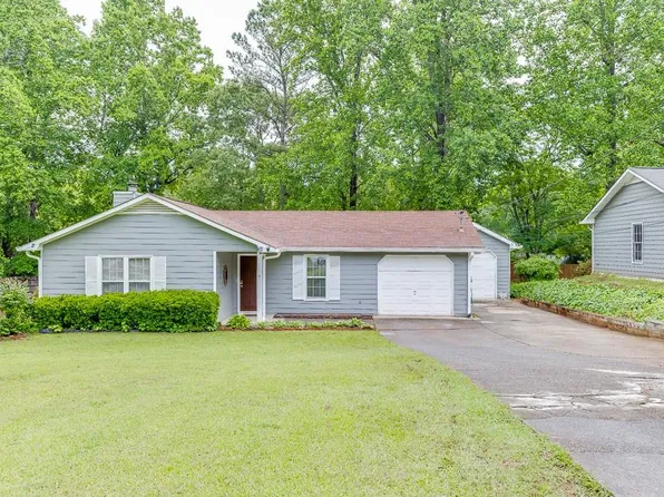 376 Paula Ct, Lawrenceville, GA 30046