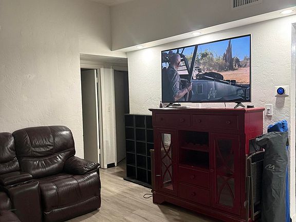 4th image of 2620 SW 55th Avenue