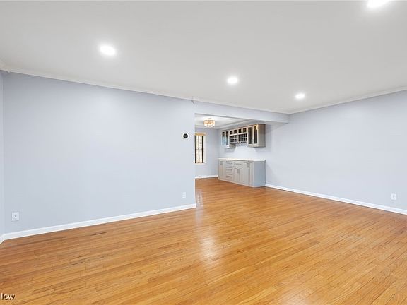 4th image of 6139 Saint Joseph Dr