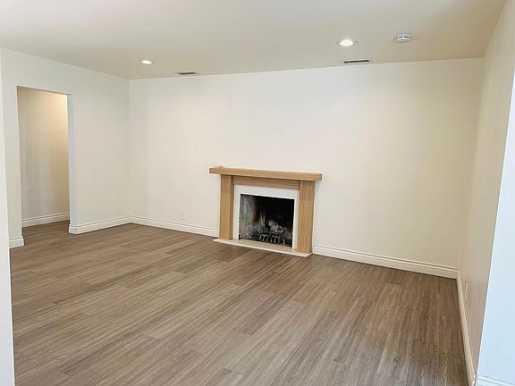 4th image of 130 S Fircroft St #130