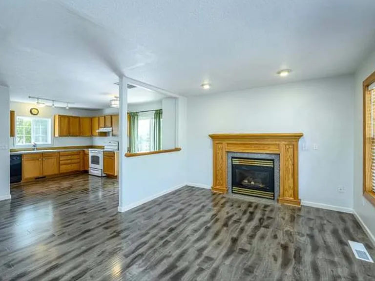 720 E Ella Ct — Photo 14