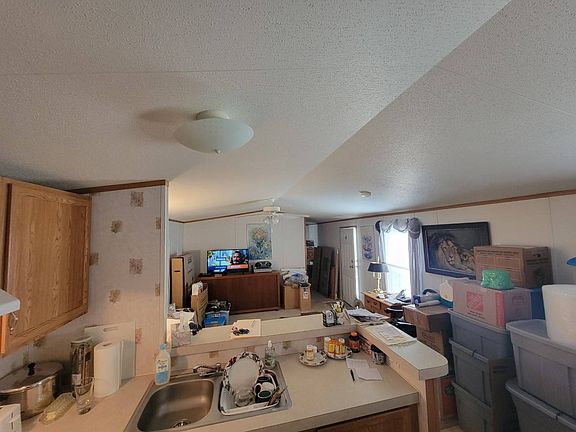 5th image of 26 Tumbleweed Dr