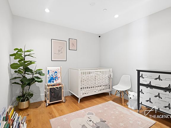 5th image of 115 Norfolk St APT 301