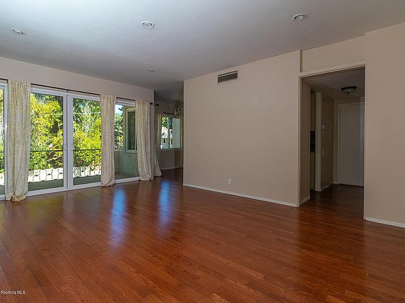 5th image of 985 E California Blvd Unit 205