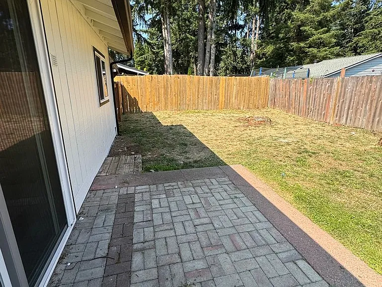 18863 SE 269th St — Photo 20
