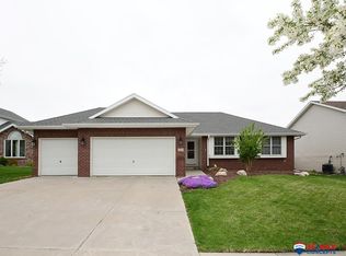522 Trail Ridge Cir, Lincoln, NE 68505