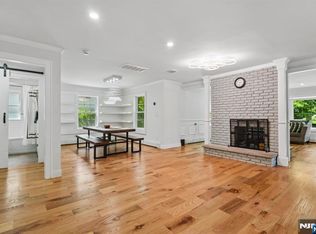 72 Sparrowbush Rd, Upper Saddle River, NJ 07458