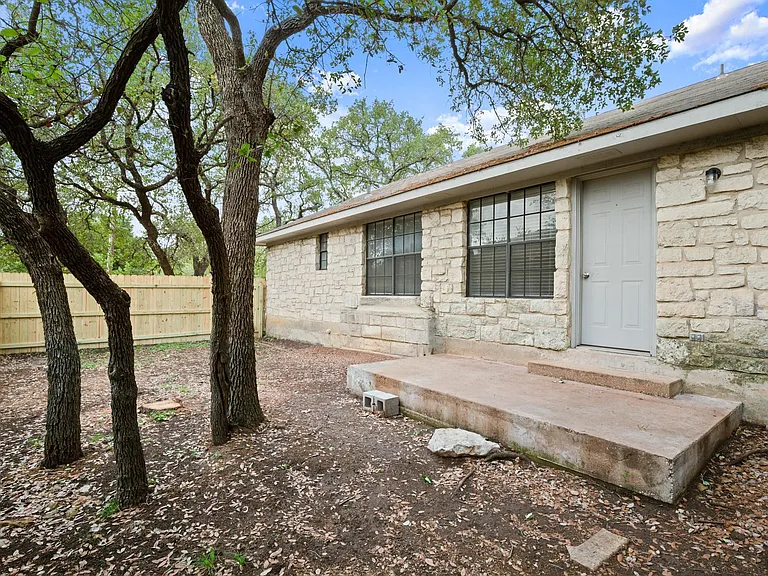 3801 Foust Trl #B — Photo 24