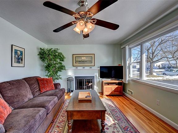 3rd image of 60 Weeden Ave