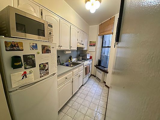 5th image of 162 W 80th St APT 3K