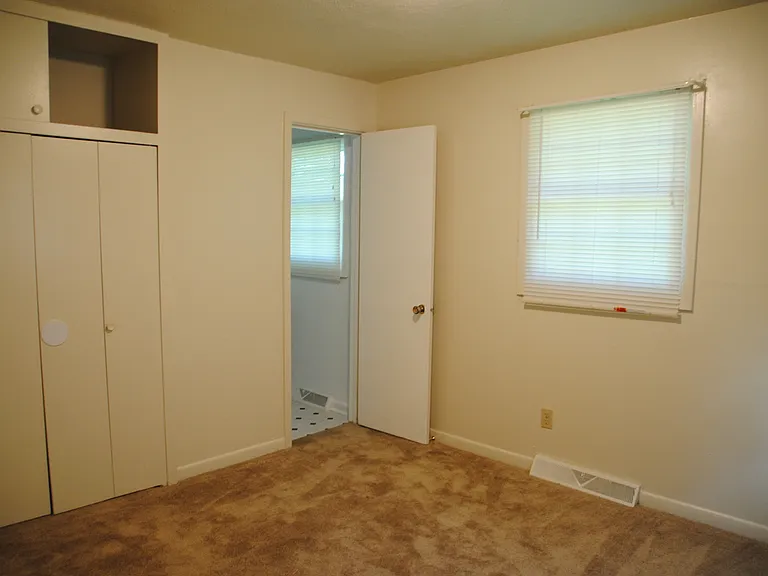 111 Walnut Dr — Photo 18