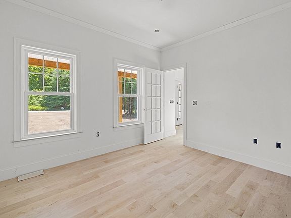 4th image of 20 Lacoss Rd