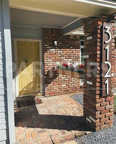 3121 Milan Dr — Photo 3