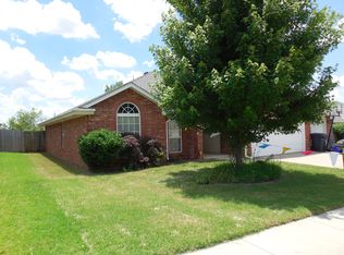 2716 SE 94th St, Moore, OK 73160