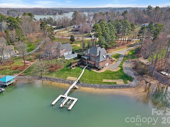 2nd image of 125 Grand Bay Dr
