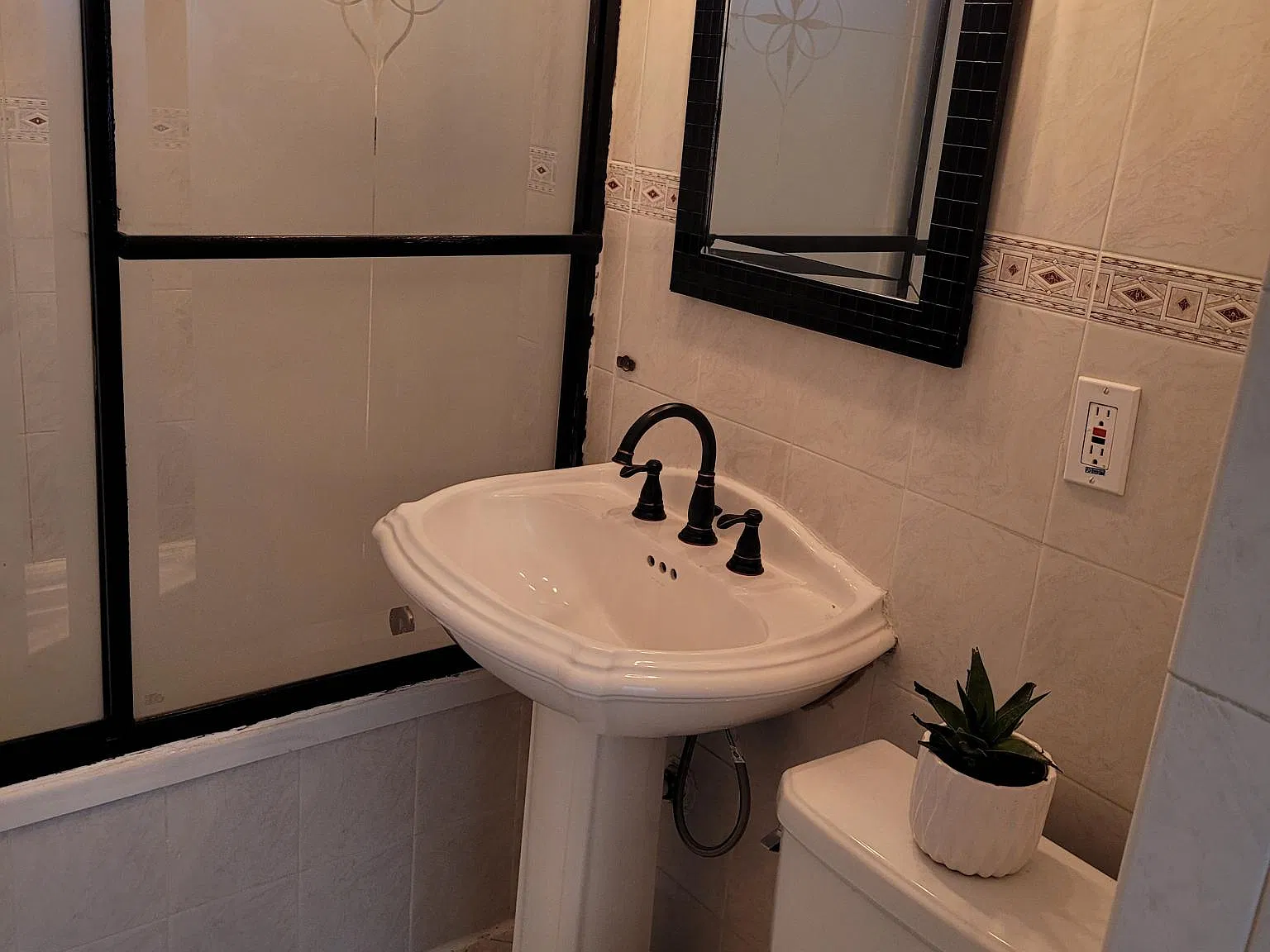 3 bed, 1000 sqft, $1,400 — Photo 4