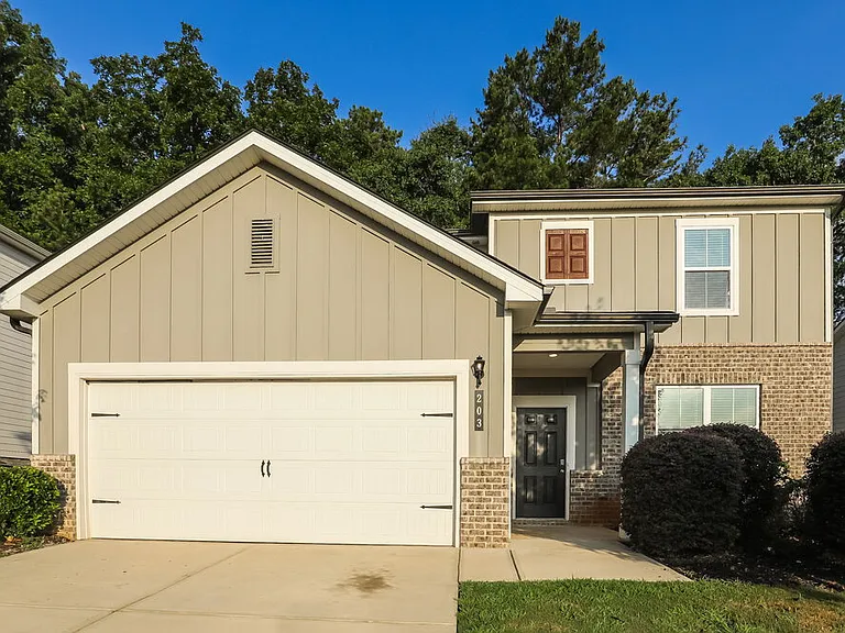 203 Hamilton Pointe Dr — Photo 1