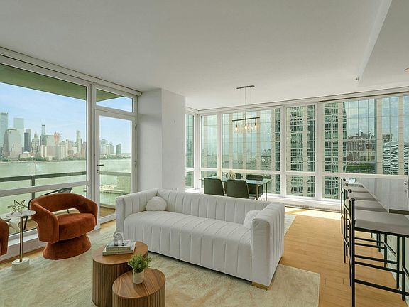 3rd image of 2 2nd St APT 1605