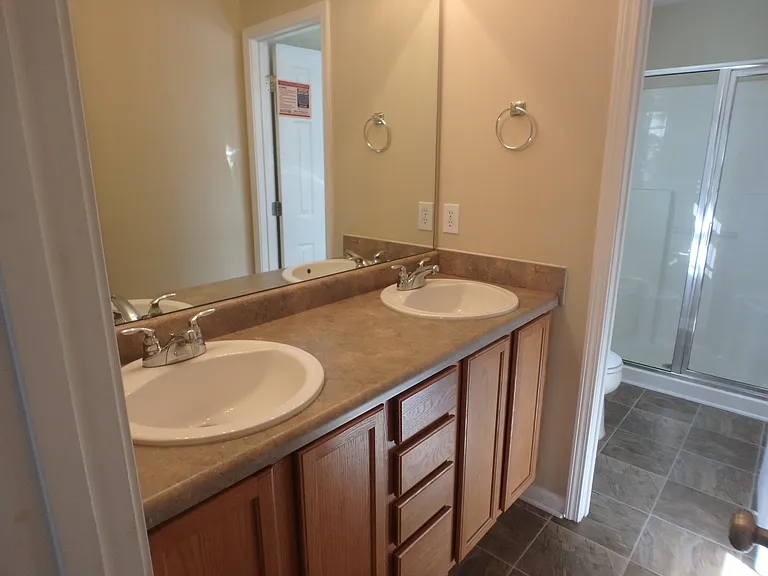 137 Tuscarora Ln — Photo 8