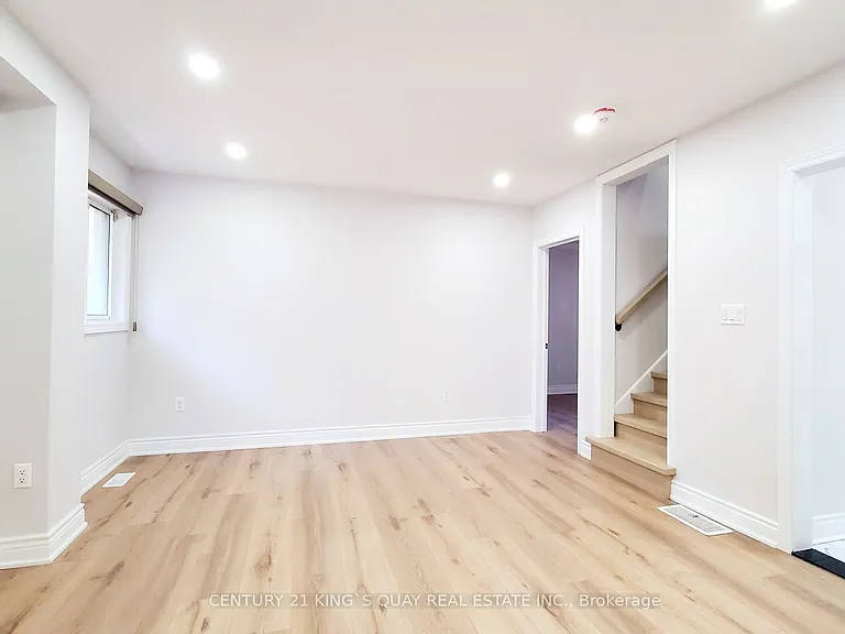 80 Main St — Photo 6