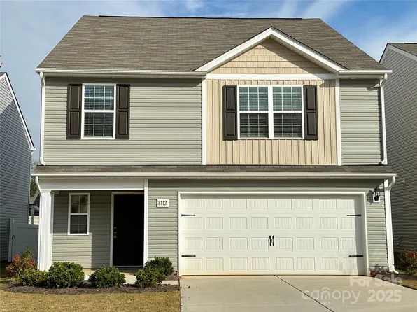 8112 Derby Woods Ln, Charlotte, NC 28214