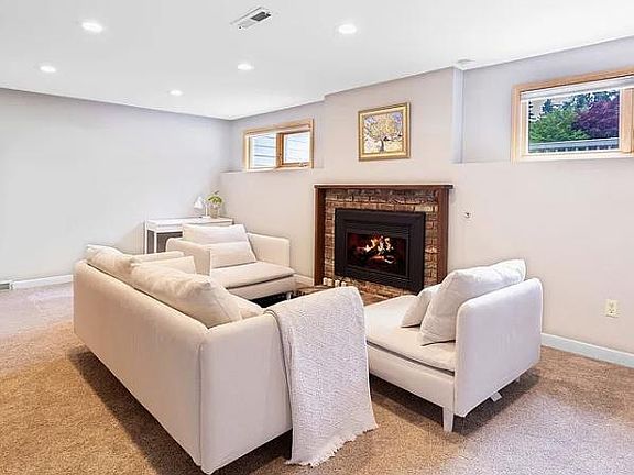 4th image of 8846 SE 36th St