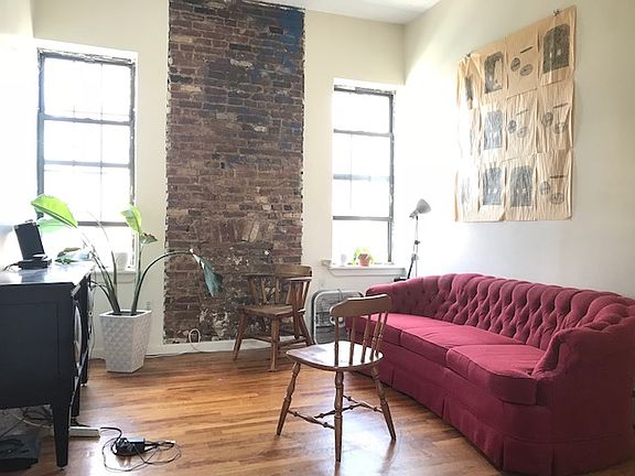 4th image of 132 Graham Ave #3B