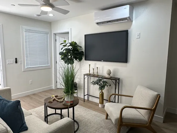 606 S Acacia Ave #A, Compton, CA 90220