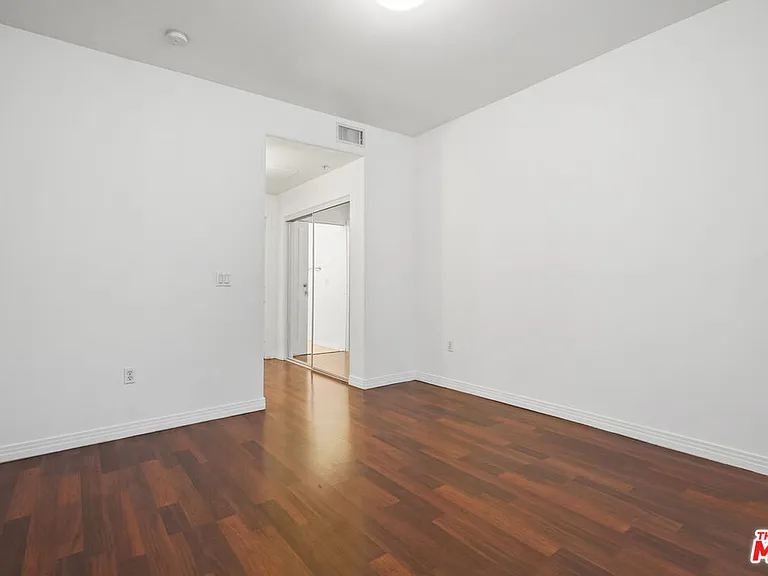 100 S Alameda St #115 — Photo 18