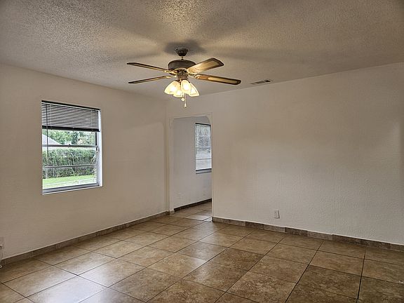 2nd image of 1109 E Okaloosa Ave #A