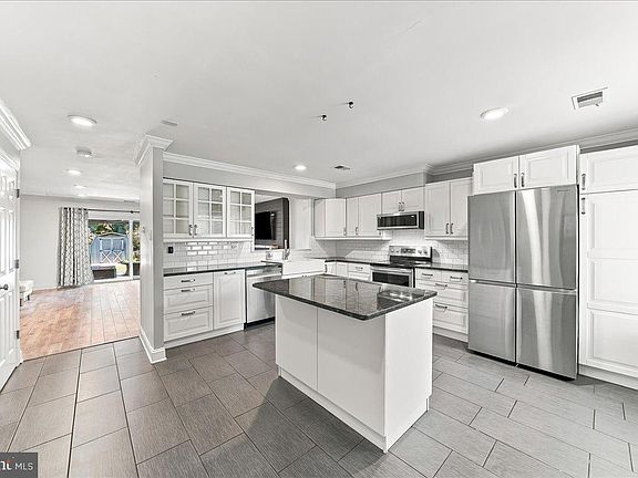3rd image of 235 Towyn Ct