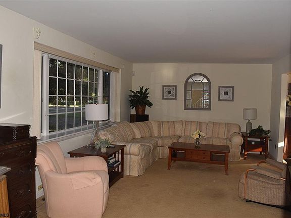 5th image of 607 Marlborough Ave