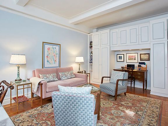 3rd image of 139 W 82nd St APT 4D