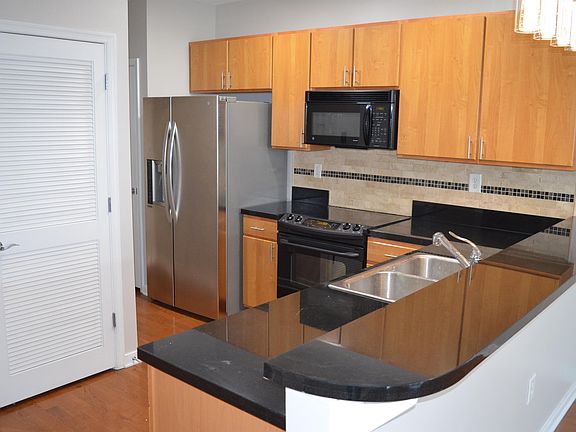 4th image of 388 Boush St Unit 211