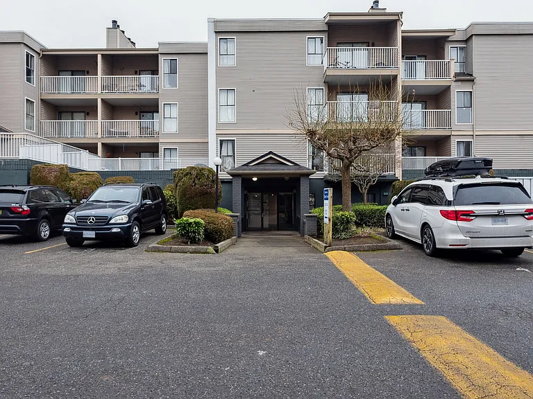 8660 Granville Ave #107 — Photo 7