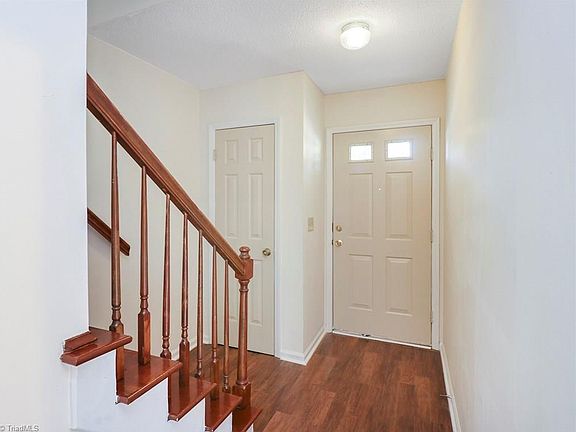 3rd image of 915 Shelby Dr APT B
