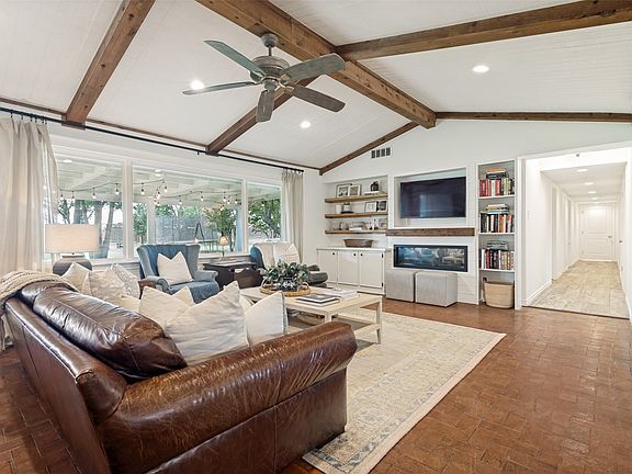 5th image of 2601 Sherri Ln