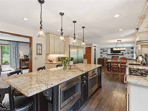 4th image of 5743 Williamsburg Dr