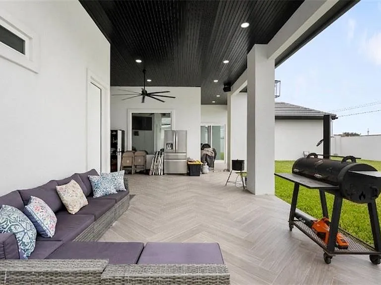 3101 W Brentwood St — Photo 24