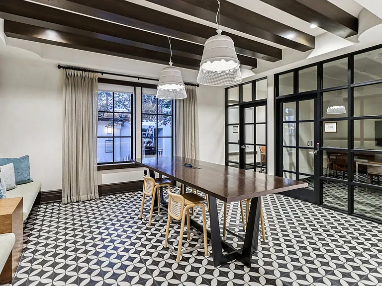 Marisol Apartments — Photo 28