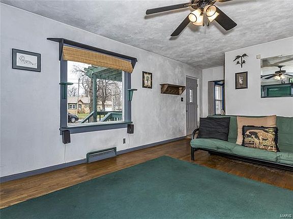 4th image of 9704 Avalon Dr