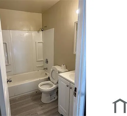10140 Castle Dr #1 — Photo 2