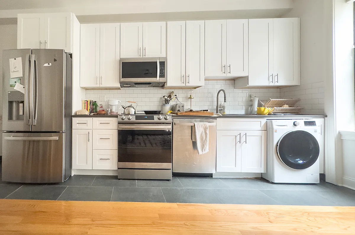 Building Photo - 680 W End Ave #2E