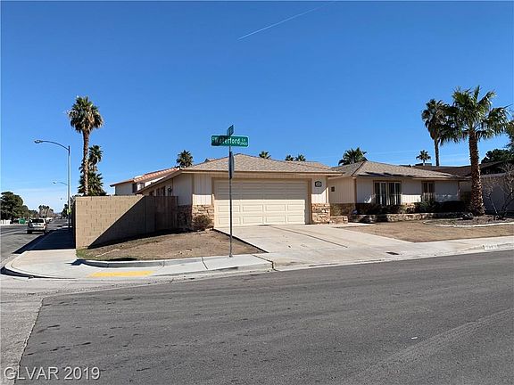 2nd image of 3916 Waterford Ln