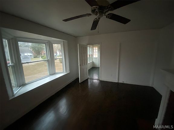 3rd image of 3639 Whiting Ave