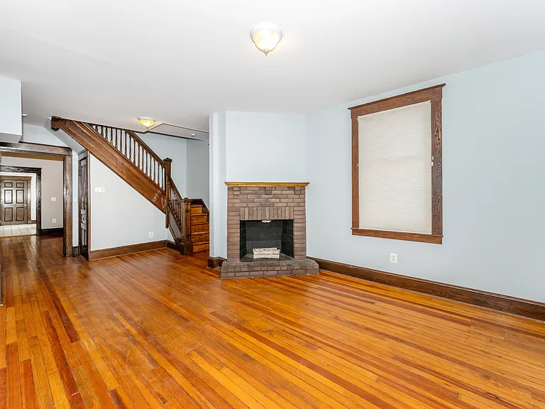 216 Washington St — Photo 16