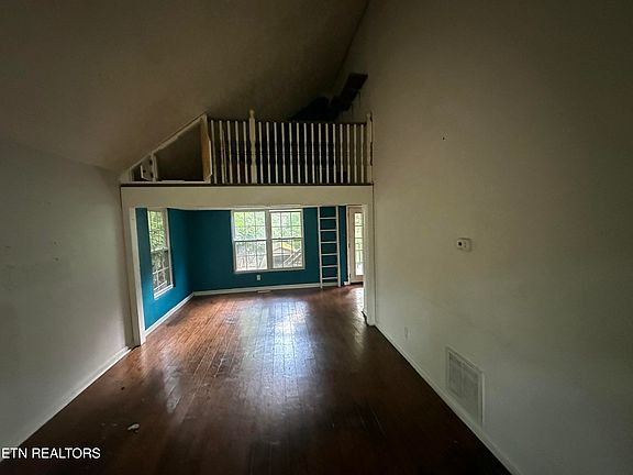 2nd image of 4007 Garden Dr