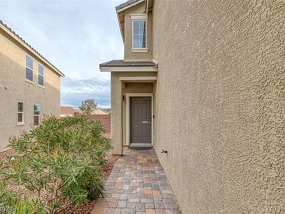 3rd image of 10841 Dobbs Ave