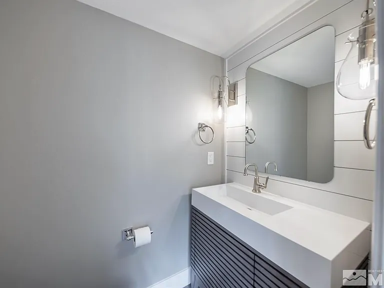 430 Angela Pl — Photo 4